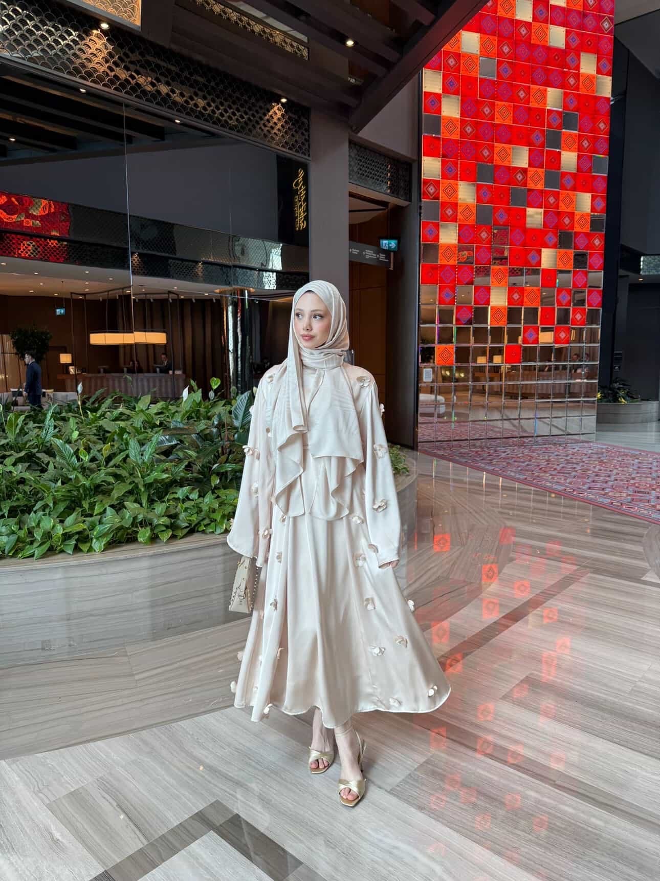 Çiçekli abaya
